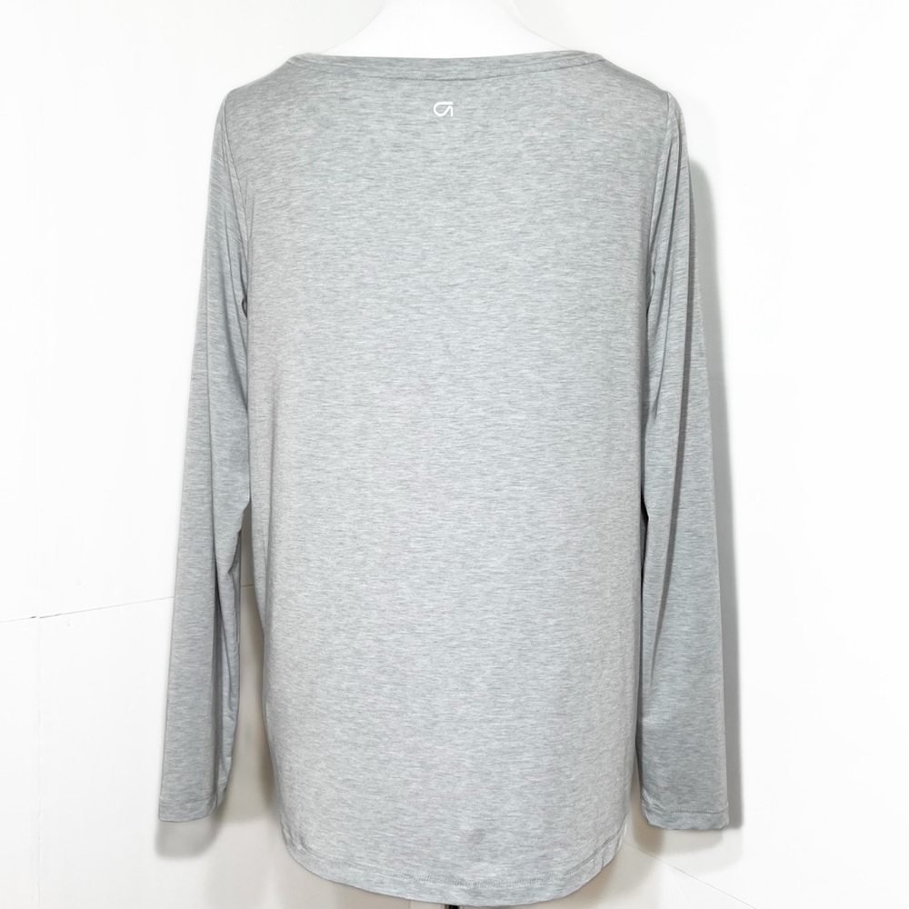 SOLD-Gap Fit Side Twist Long Sleeve Gray Tee - Picture 4 of 8